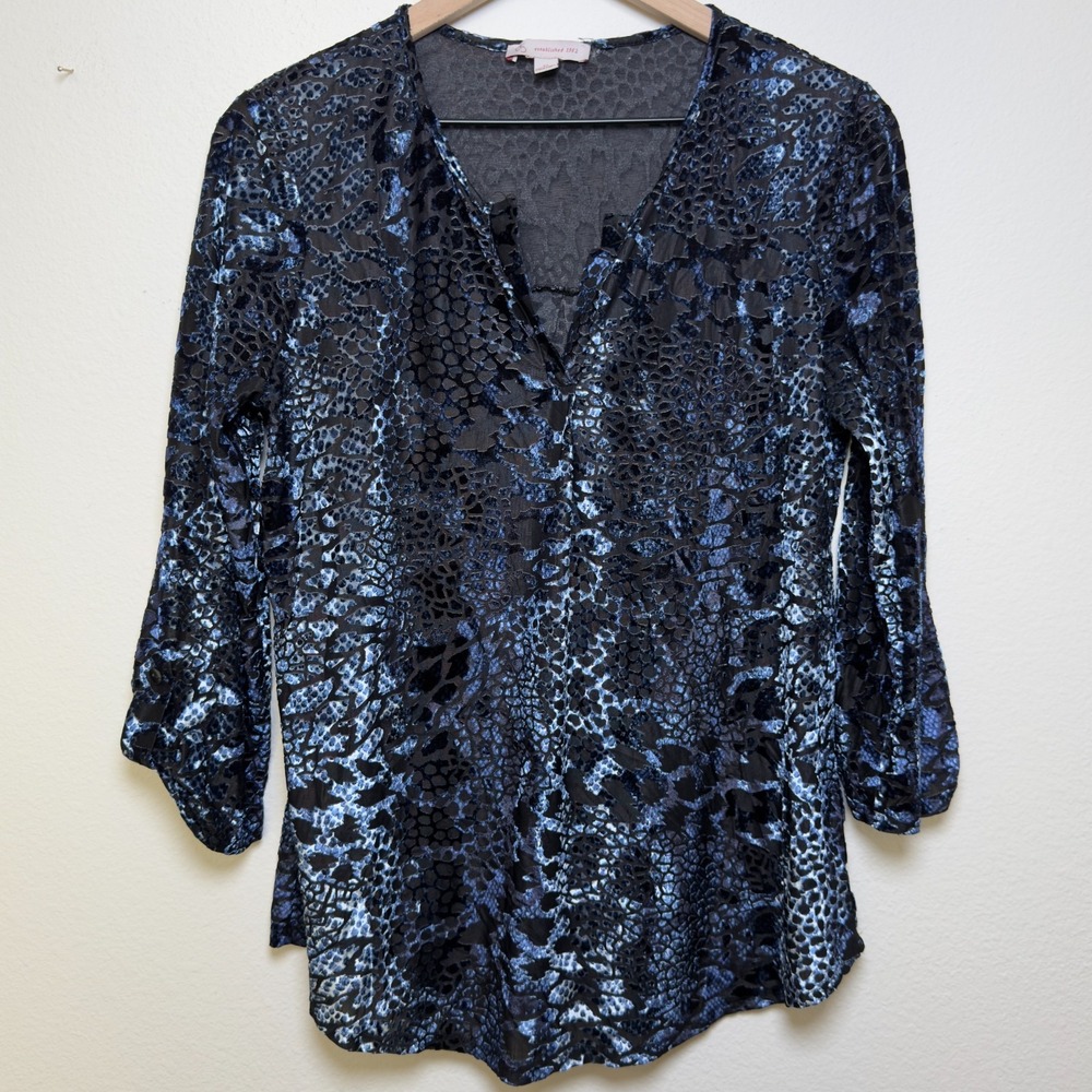 Dressbarn Women Velvet Burnout Top Medium Blue Paisley Artsy 3/4 Sleeve Boho